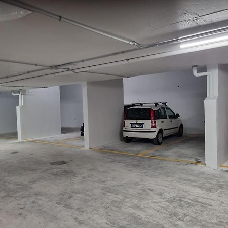 Intero Appartamento Con Giardino E Parcheggio Roma Exterior foto